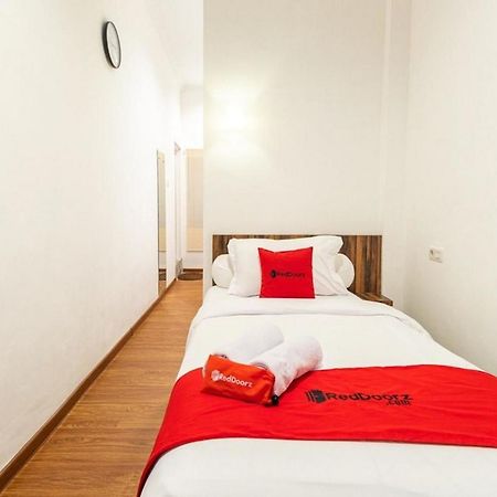 فندق Reddoorz @ Binjai المظهر الخارجي الصورة