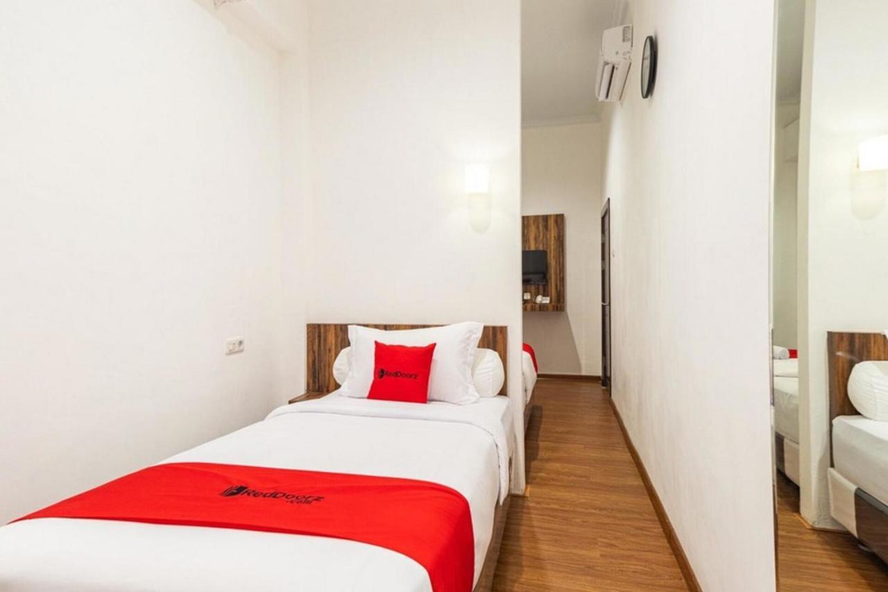 فندق Reddoorz @ Binjai المظهر الخارجي الصورة